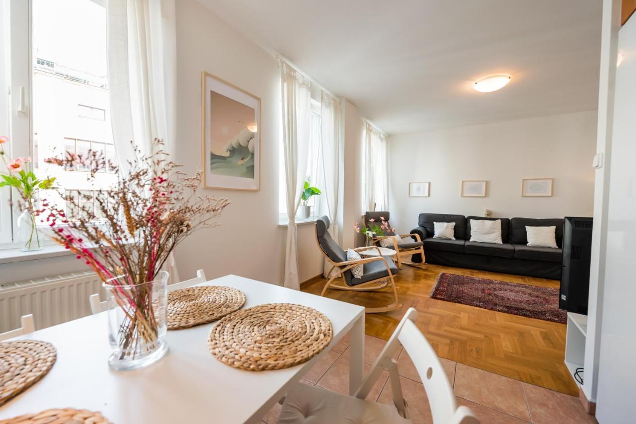 New Town Spacious Apartament